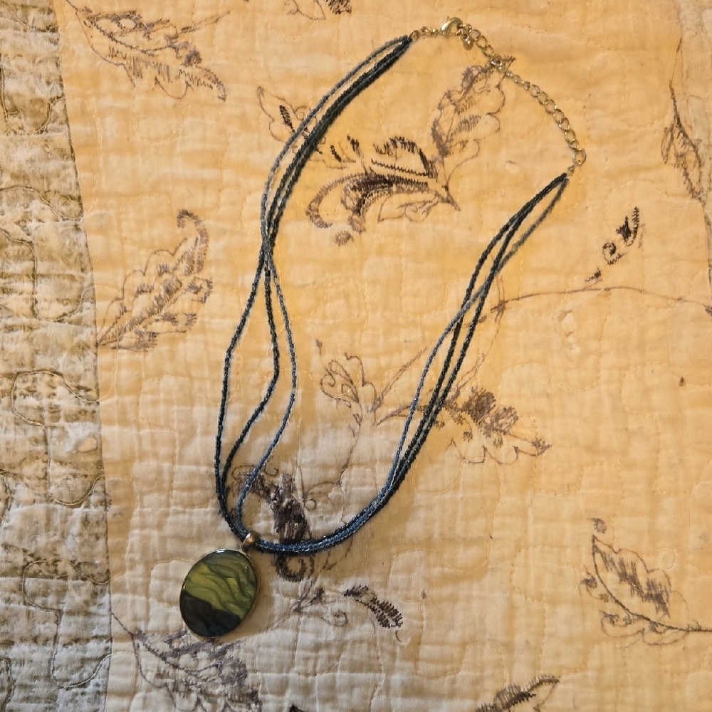 Elegant Green Pendant Necklace